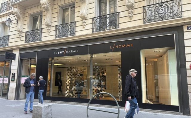 老佛爷百货出售巴黎的 BHV 男装大楼，接盘者为 Bernard Arnault 的“女婿”