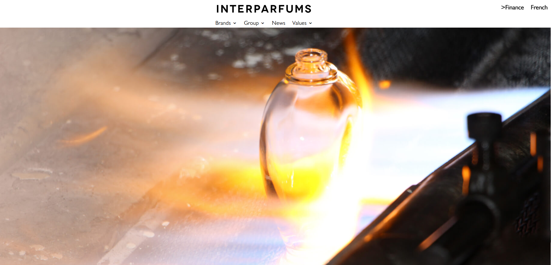 为简化集团架构，国际香精香料巨头 Interparfums 将与母公司合并