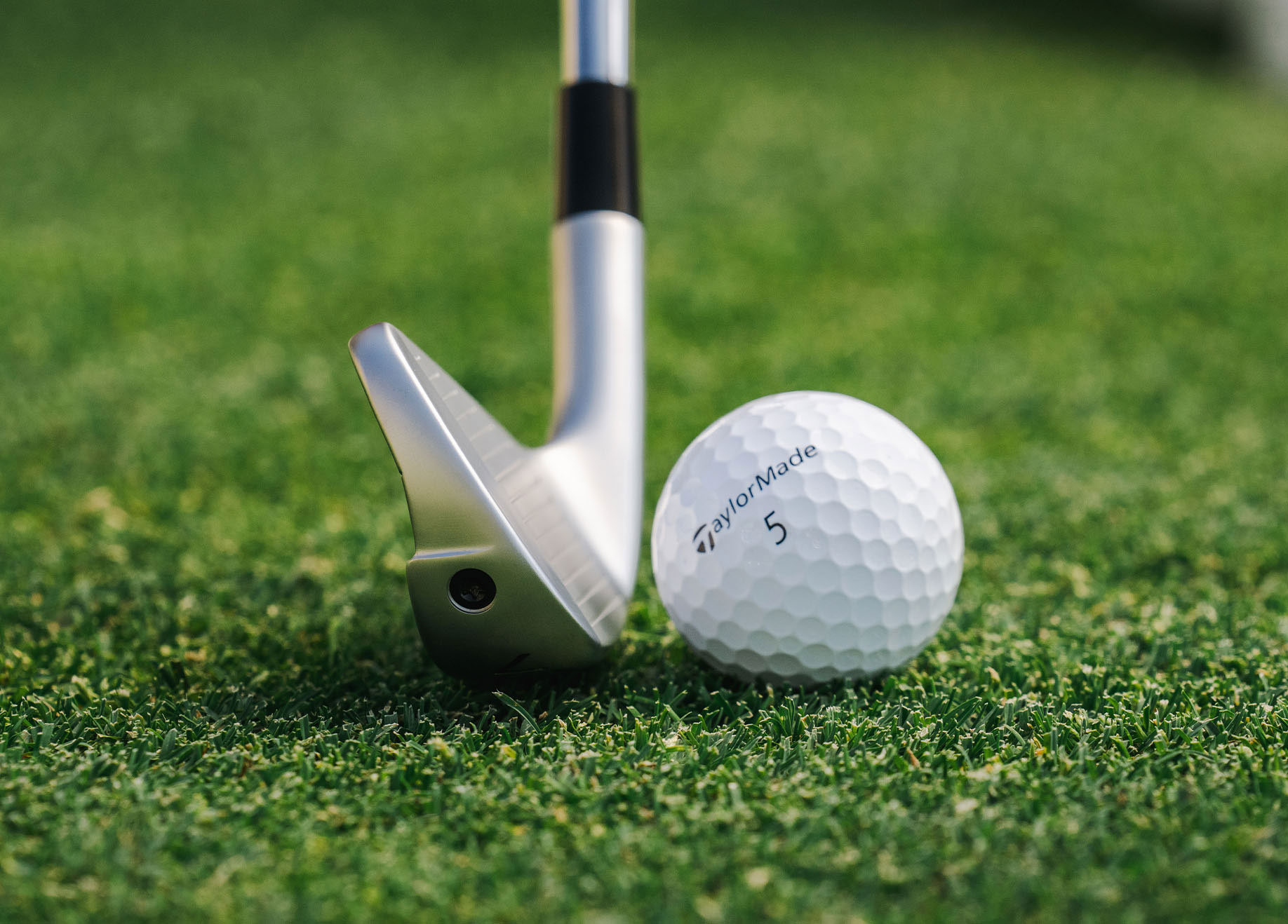 韩国 F&F 集团启动全面收购美国高尔夫球具老牌 TaylorMade 的流程