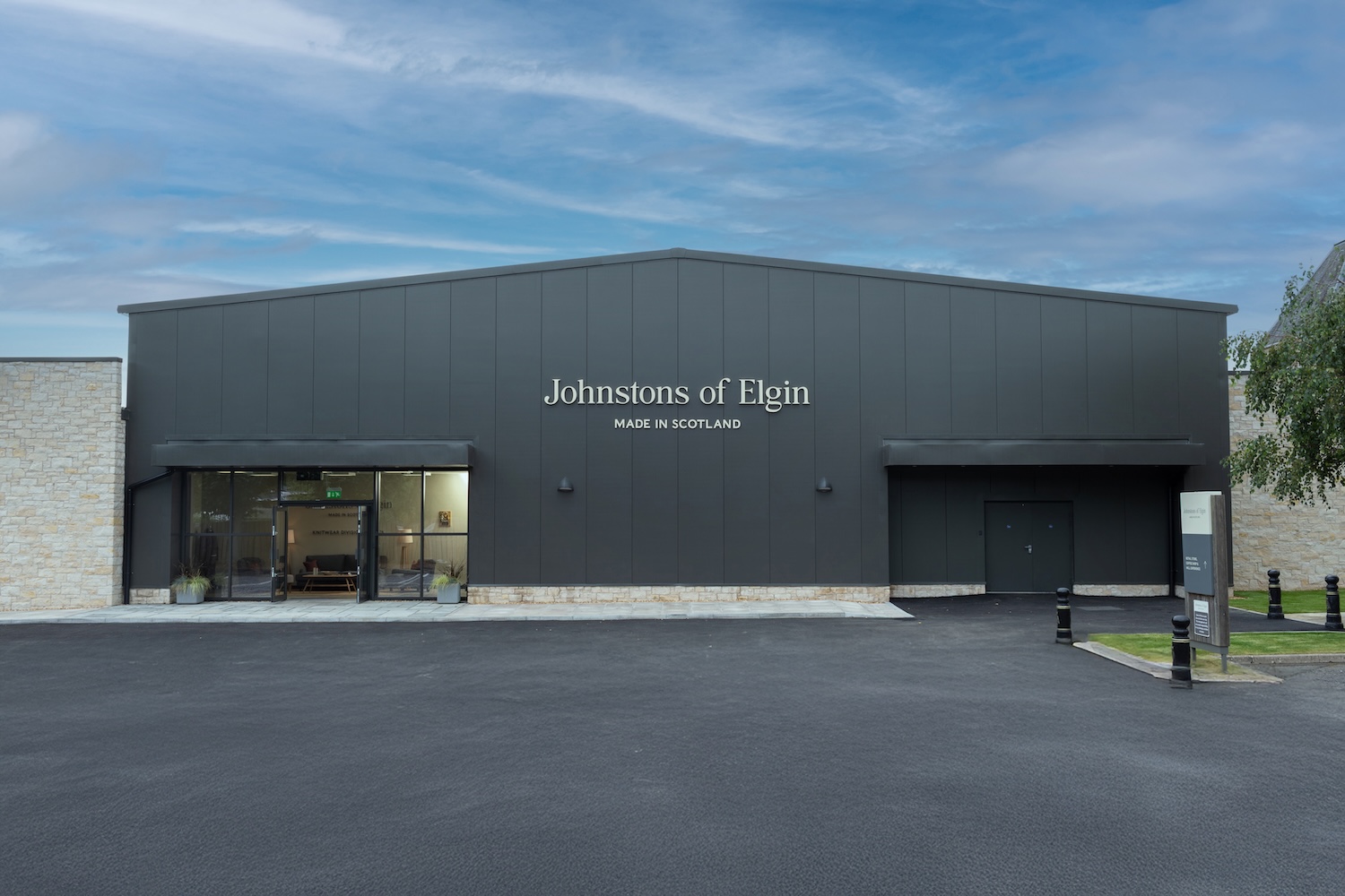 英国百年毛纺家族企业 Johnstons of Elgin 在苏格兰扩建工厂，产能 提升25%