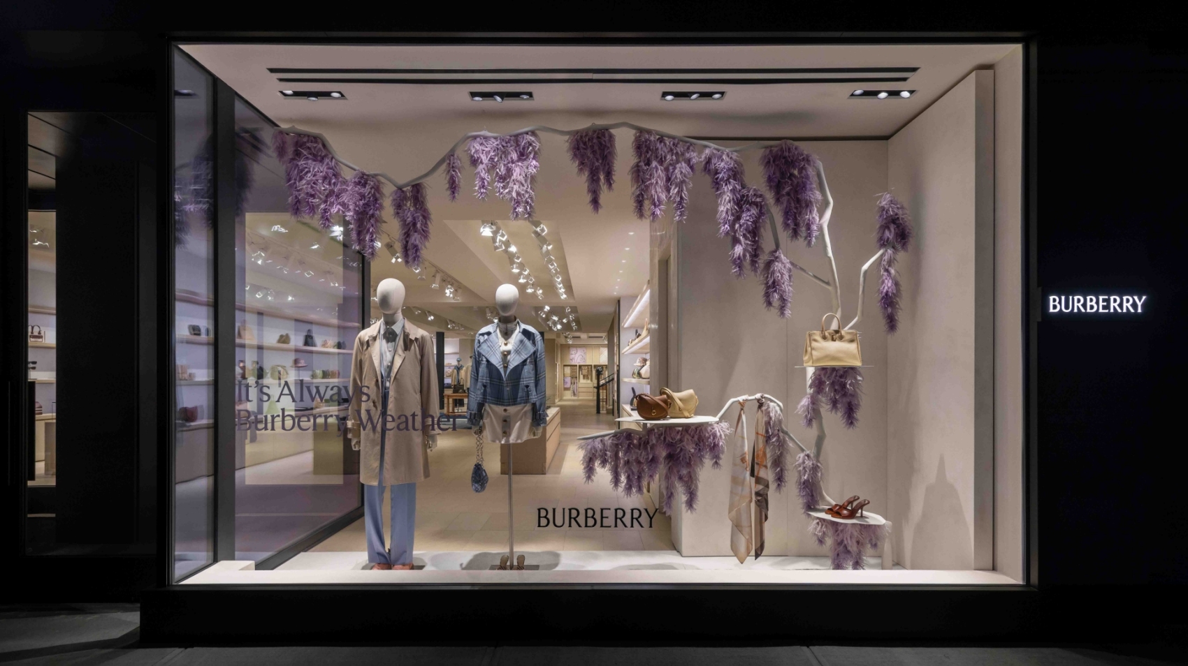 转型战略实施十个月后，Burberry将重回富时100指数