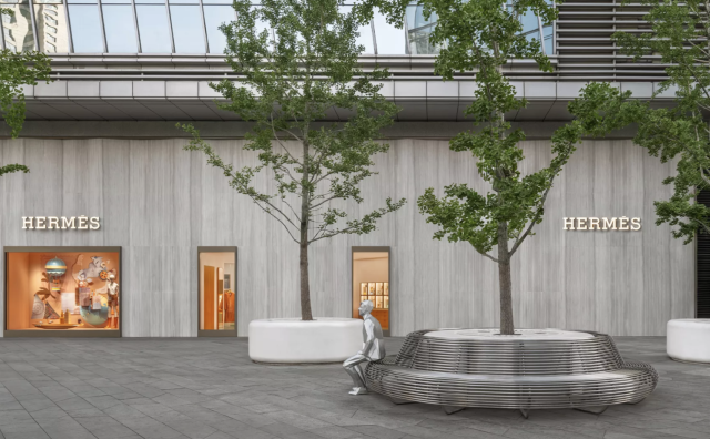 爱马仕管理层：对中国保持长期信心，已观察到两个积极信号