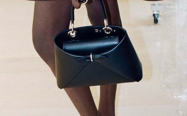 最新研究显示：六大奢侈品牌手袋全球定价差距缩小，Dior手袋各地定价已基本一致