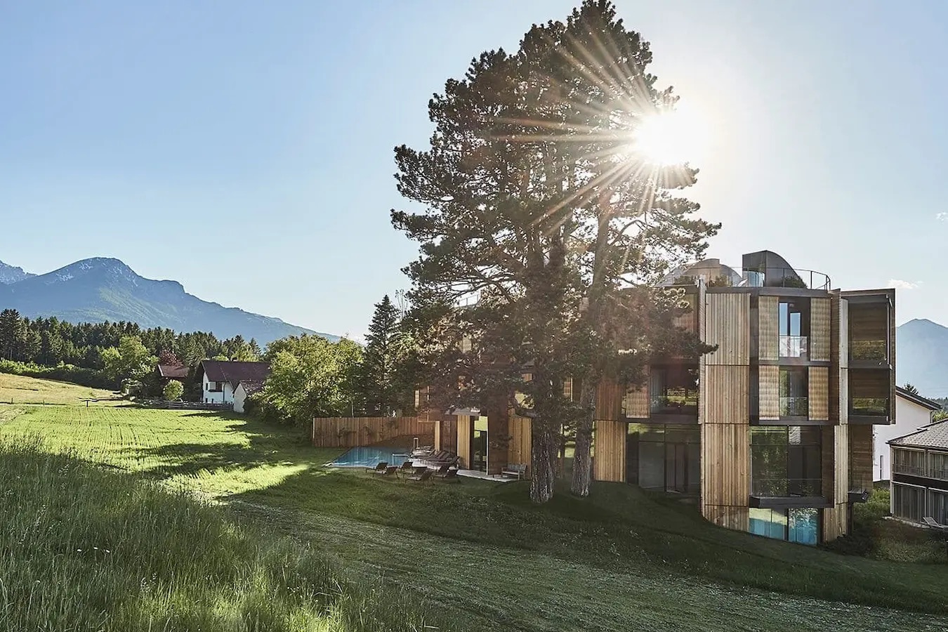 以“排毒”闻名的欧洲疗养度假村品牌 Lanserhof 获9500万欧元投资,美妆巨头 Puig 家族参与