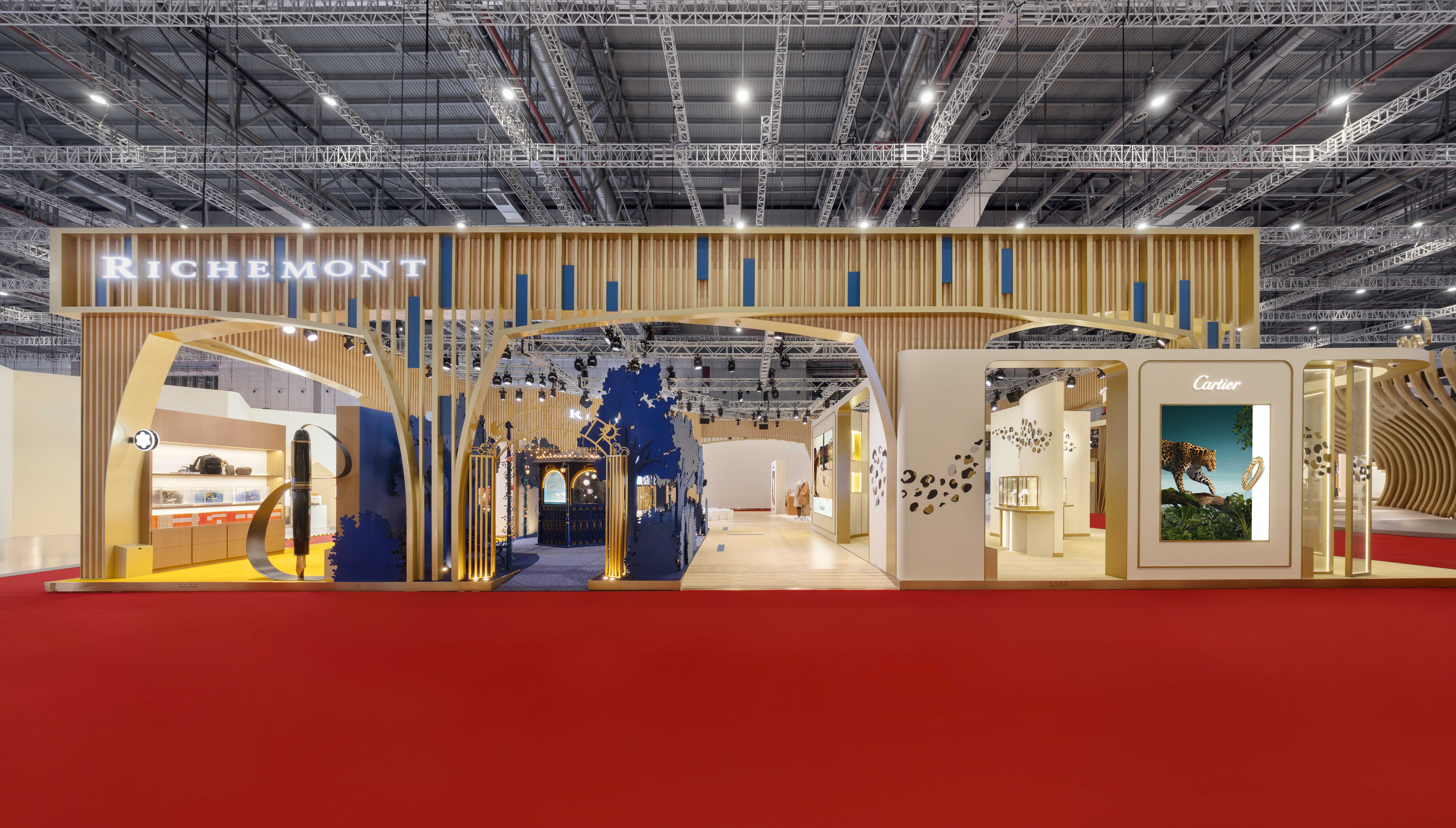 进博会快讯丨历峰集团携七大品牌亮相，梵克雅宝、江诗丹顿、万宝龙呈现首发新品