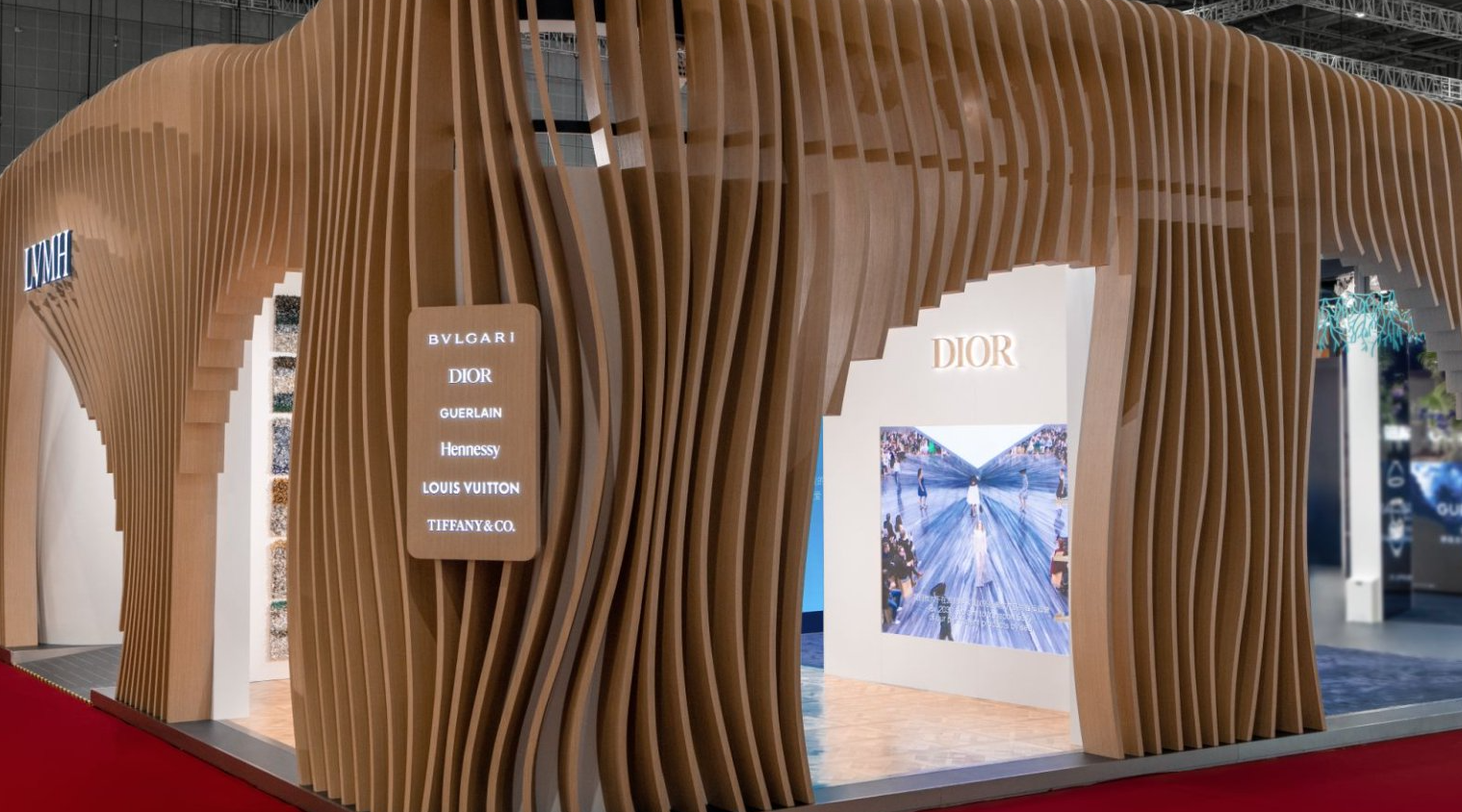 进博会快讯丨迪奥将可持续理念融入奢侈品匠艺