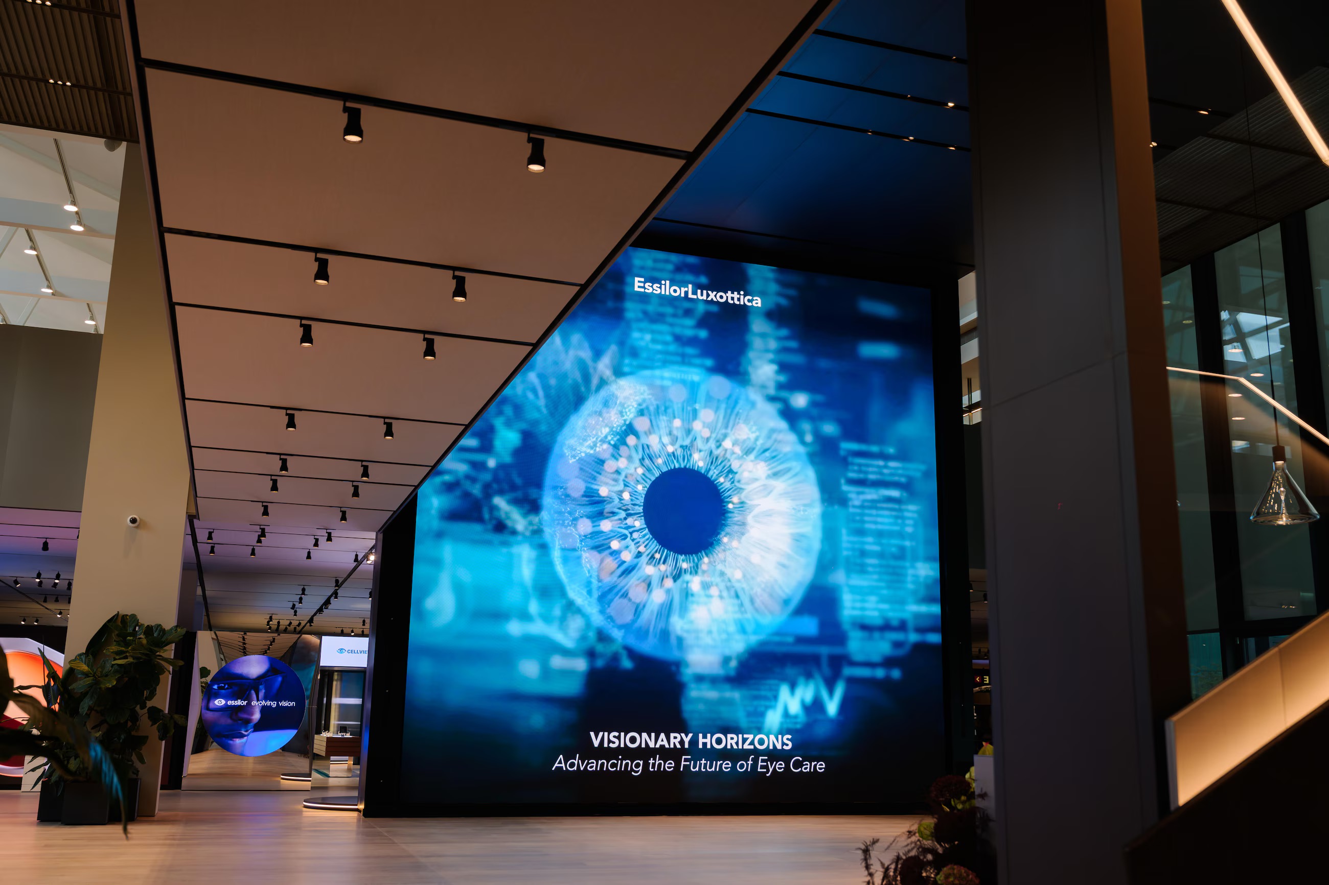 意大利眼镜巨头 Luxottica 创始人遗产纠纷再起