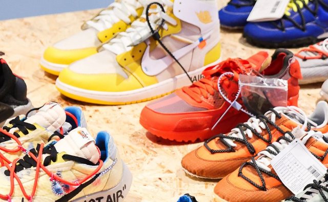 苹果CEO库克斥资300万美元增持 NIKE股票