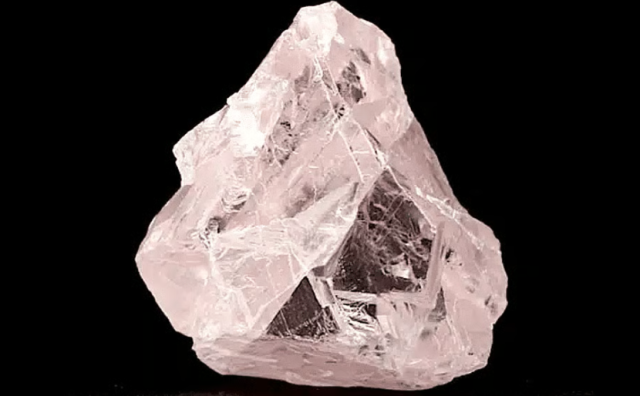 重逾108克拉！超大粉钻在非洲莱索托被发掘