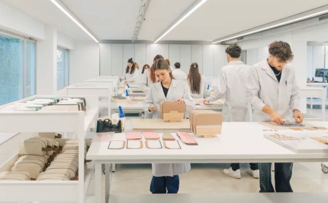 普拉达集团继承人：AI时代，手工艺可减少工作的“疏离感”