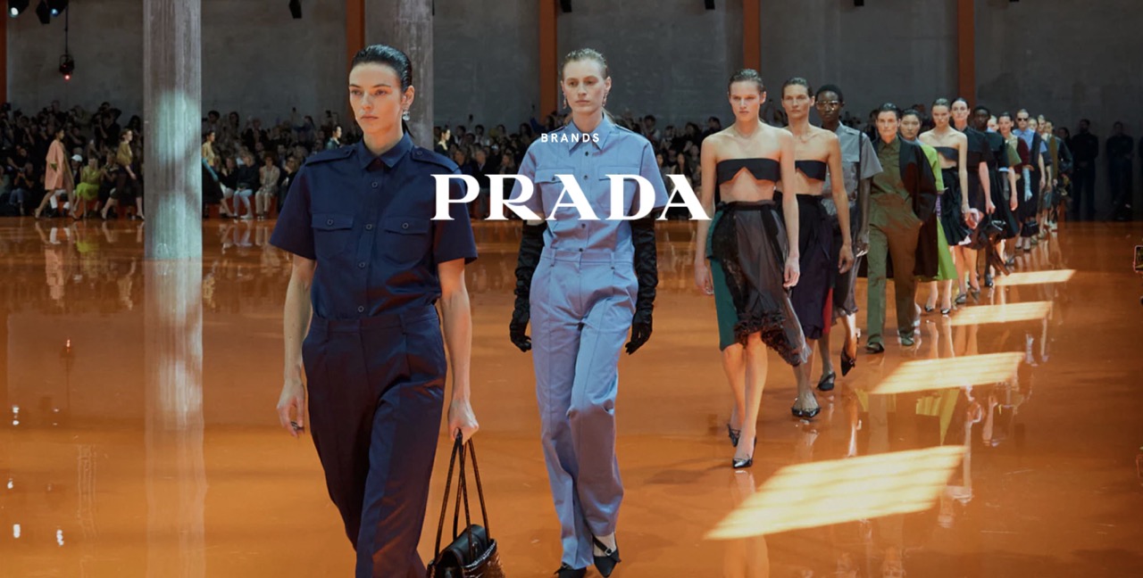 Prada集团管理层谈收购Versace后的战略部署，目标未来总营收达到70亿欧元