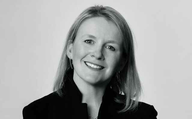 人事三则｜Valentino首席营销官离职；PVH任命首席传播官...