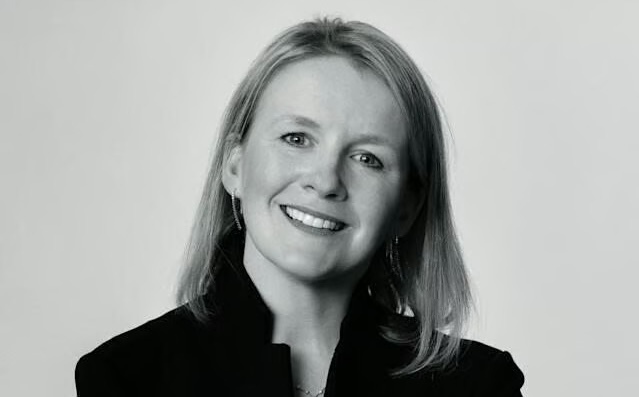 人事三则｜Valentino首席营销官离职；PVH任命首席传播官...