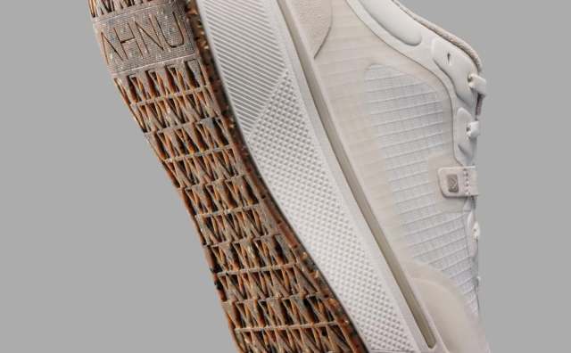 户外鞋履集团 Deckers 将关闭两家小众品牌，以专注于 Hoka、UGG 和 Teva