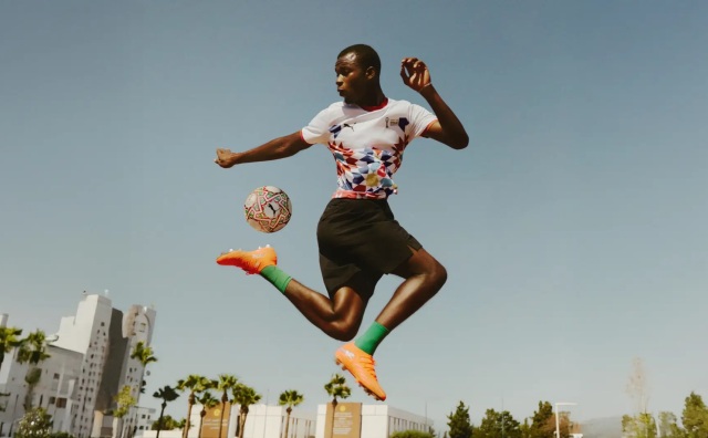 安踏集团宣布以15亿欧元收购 PUMA 彪马 29.06%股权，暂无全面收购计划