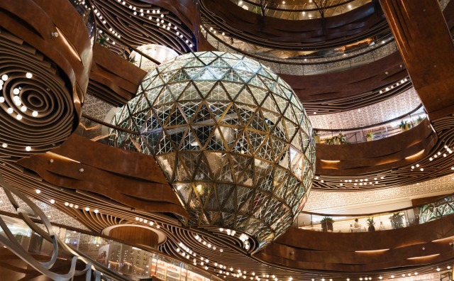 新世界发展回应“出售股权”传闻：确认获潜在投资者接洽，尚未达成协议