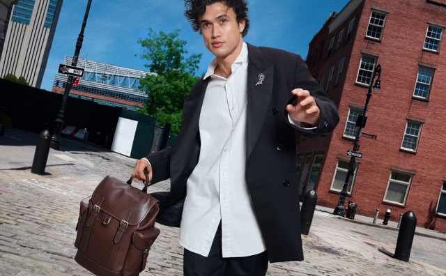 Coach 的母公司上季度净销售额同比增长14%，大中华区涨35%