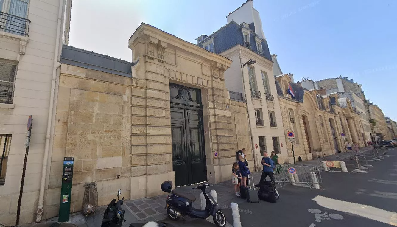 从巴黎到比佛利山庄，LVMH集团的 Arnault家族喜欢在哪里买房子？