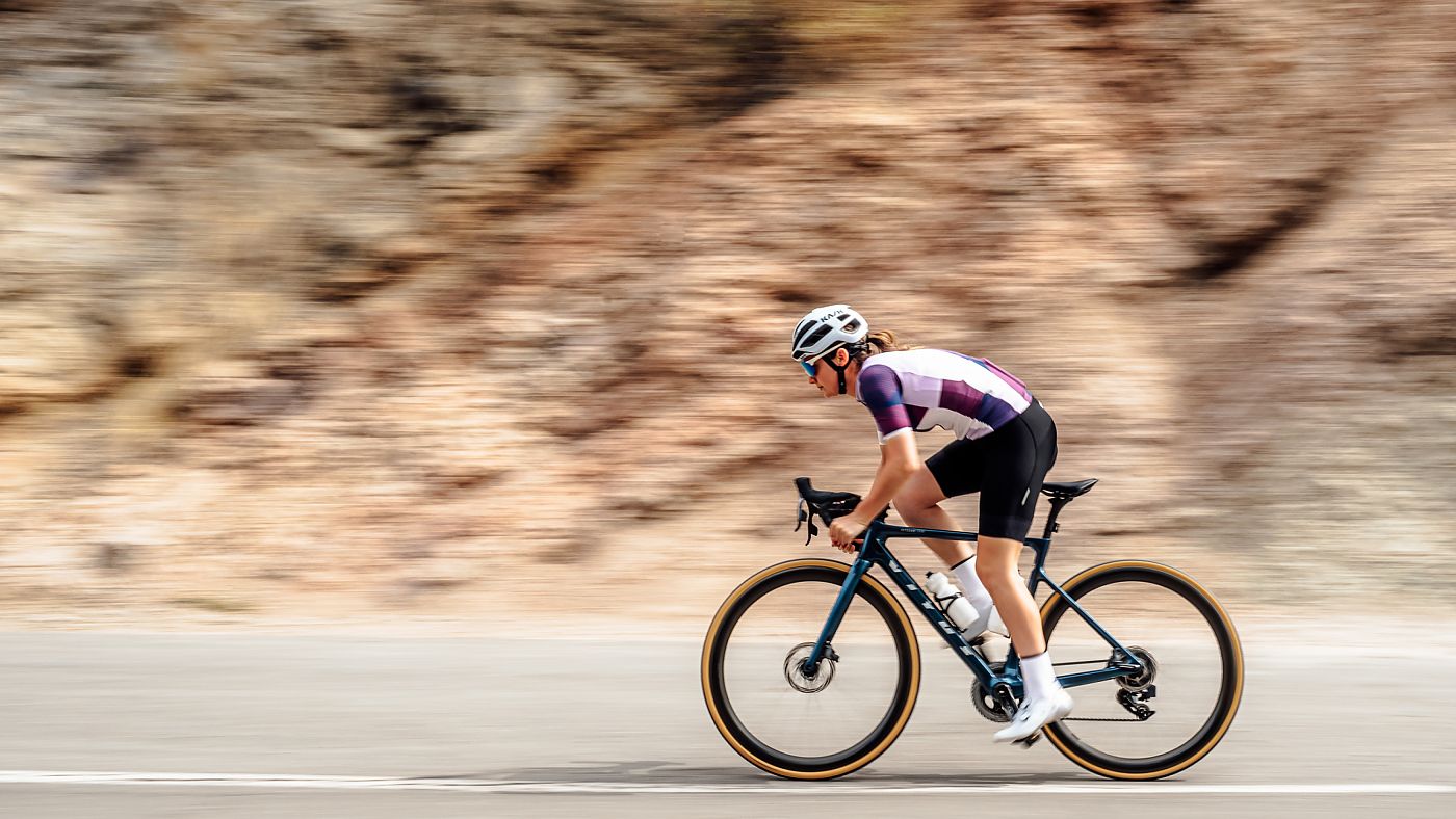 橙湾体育｜HEAD 母公司收购英国骑行服品牌 Le Col