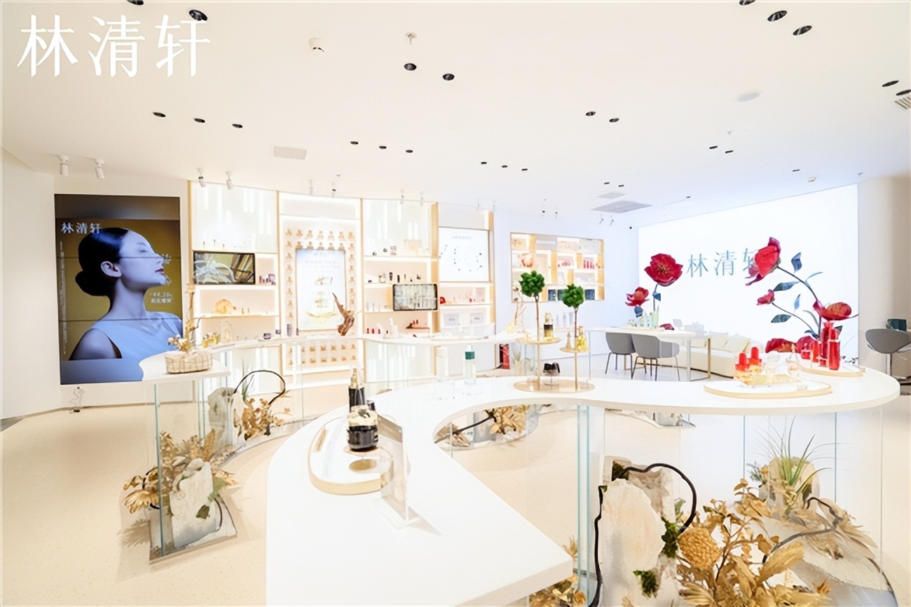 林清轩发布上市后首份年报：营收大涨102.5%至24.5亿元，核心大单品山茶花精华油贡献超10亿