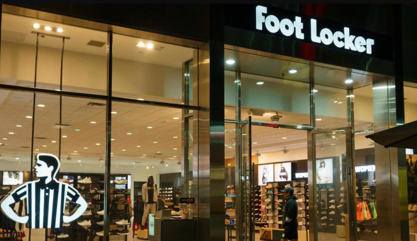 美国体育用品零售集团 Dick's Sporting Goods 上季度销售额达62亿美元，将翻新250家门店 Foot Locker 门店