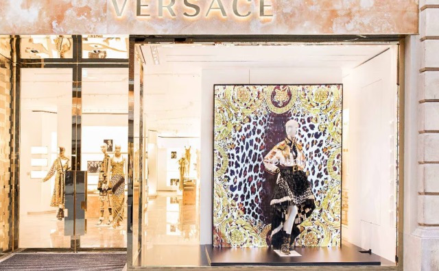 普拉达集团管理层披露：Versace将重启高级定制，彻底清理副线