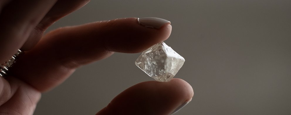 传：De Beers 大幅削减钻石“看货商”规模