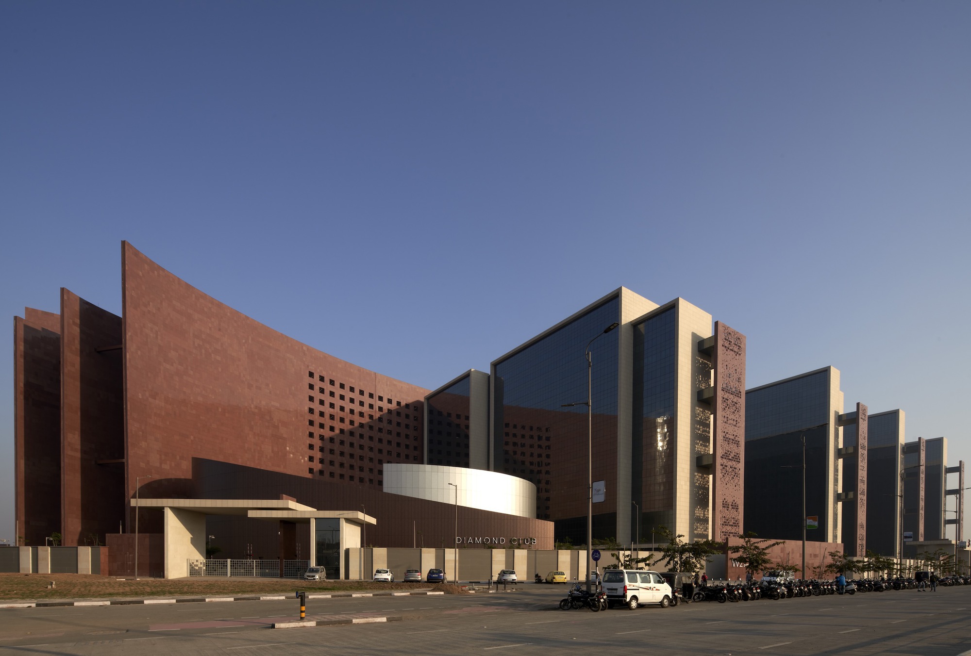 曾切割全球90%钻石的印度苏拉特交易所陷入大萧条