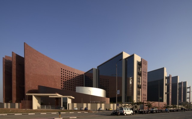 曾切割全球90%钻石的印度苏拉特交易所陷入大萧条