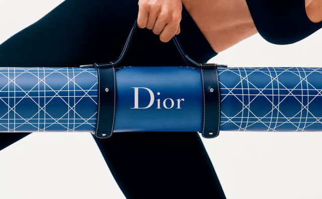 从阻力带到真丝枕套，DIOR 推出高定康养产品系列