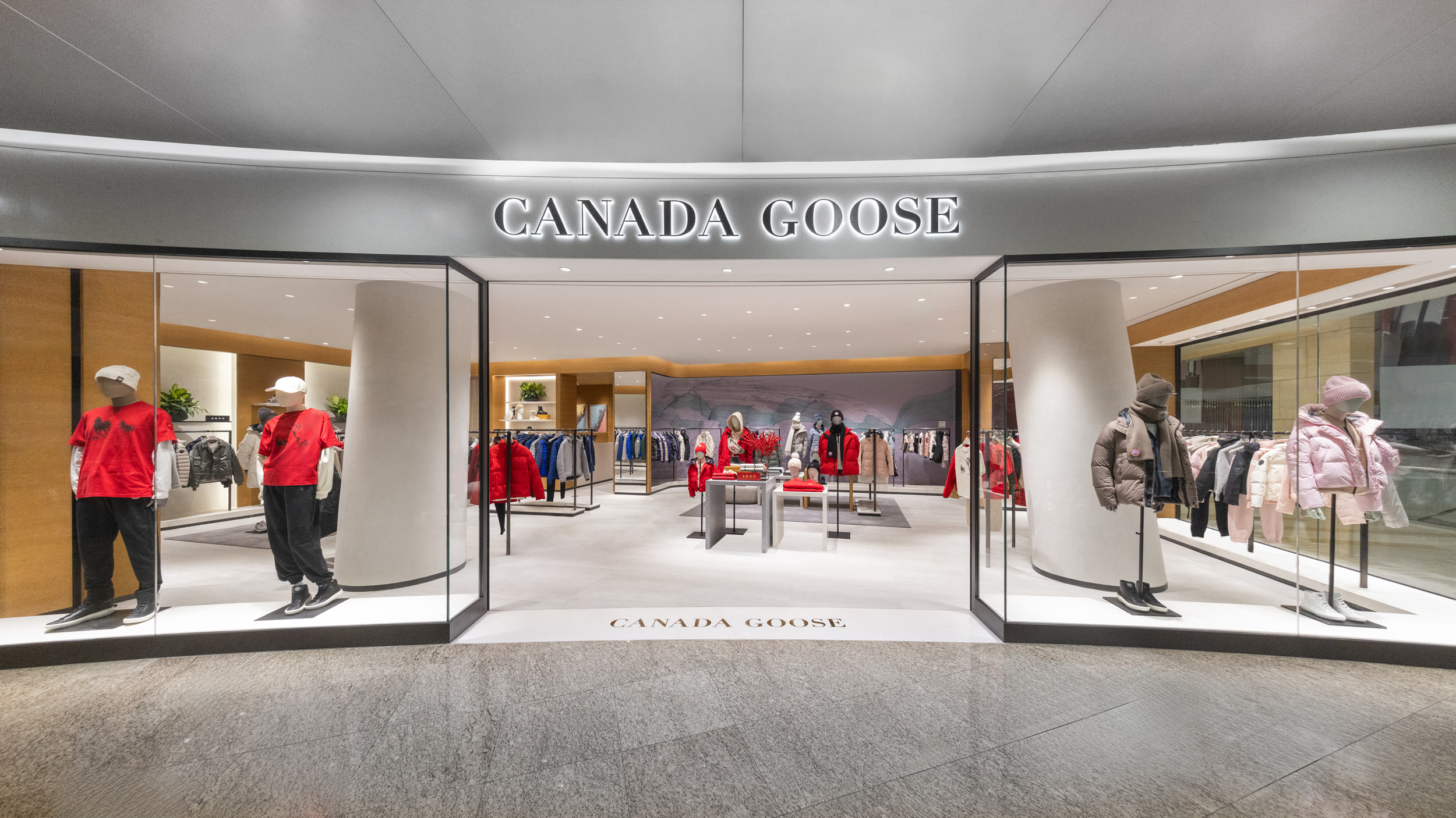 Canada Goose加拿大鹅最新年报：营收首破15亿加元大关，大中华区Q4同比劲增24.2%