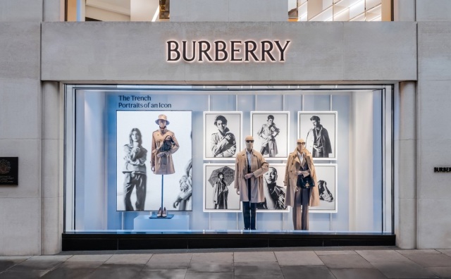 Burberry最新年报：“可比销售”重回增长并大幅扭亏为盈，大中华区下半年恢复增长