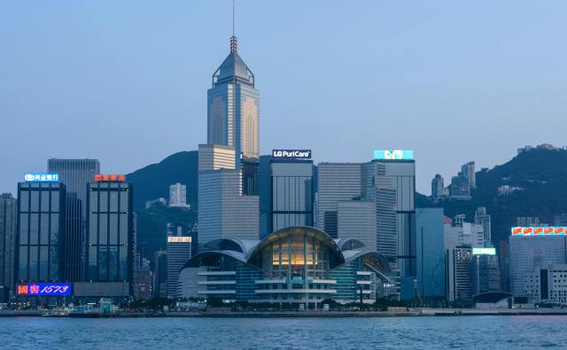 香港首次登顶全球第一大跨境财富管理中心 ｜BCG最新发布《全球财富报告》