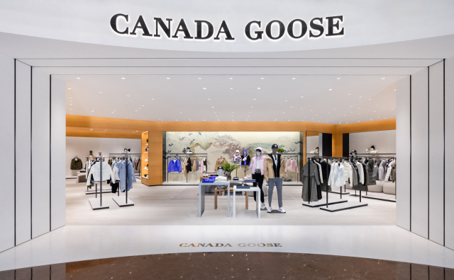 Canada Goose加拿大鹅新财季：非羽绒品类占比近四成，大中华区营收大增44.2%