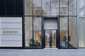 Burberry 首席执行官谈中国市场最新观察和本土化战略