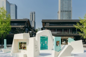 Tiffany & Co. 蒂芙尼在成都太古里举办「爱是火彩」七夕主题影像展