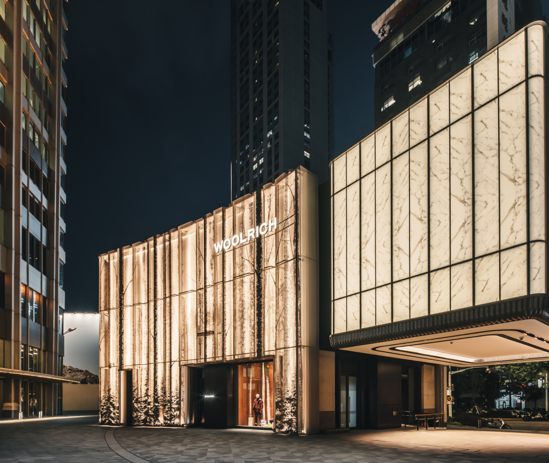 寸土寸金的南京西路，WOOLRICH 为何拿出一整层“不卖货”？