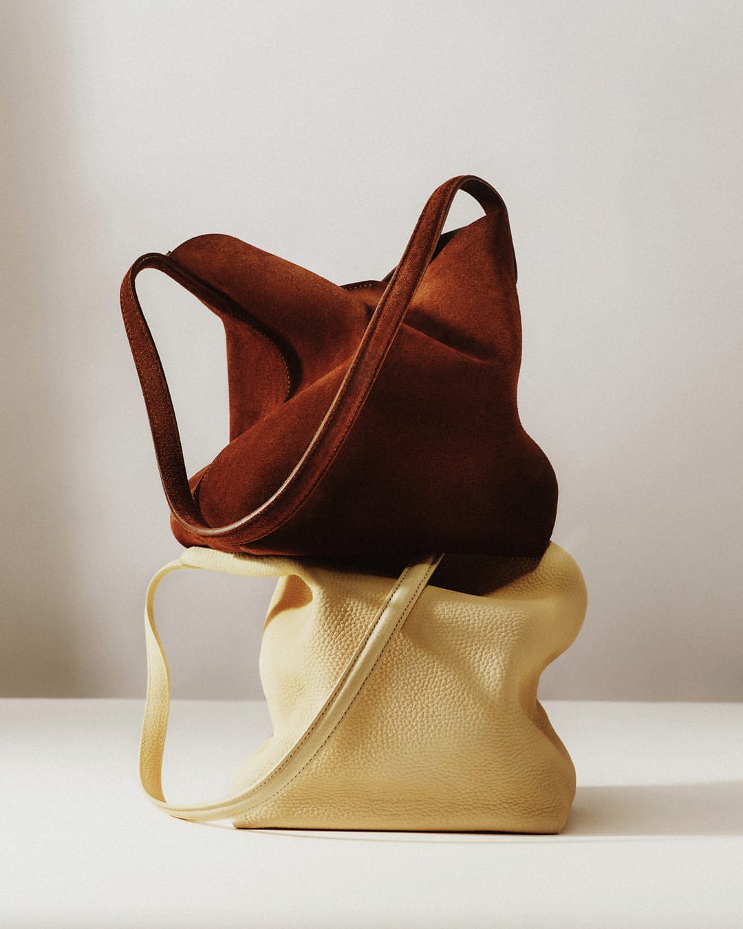 等候名单曾比肩爱马仕，纽约轻奢包袋品牌 Mansur Gavriel 被一家贴牌服饰生产商全面收购